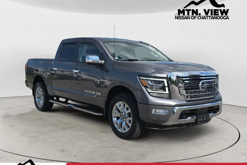2020 Nissan Titan SL photo 1