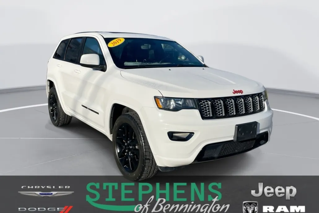 2019 Jeep Grand Cherokee Altitude photo 1