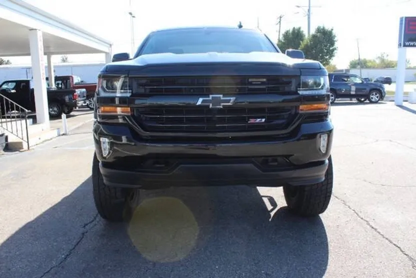 2019 Chevrolet Silverado 1500 LT Z71 photo 1