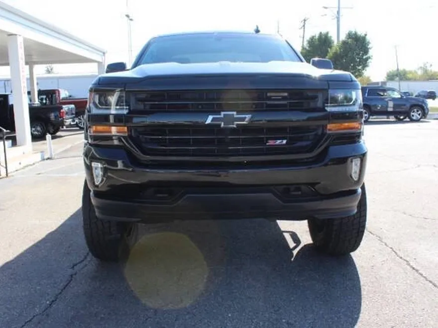 2019 Chevrolet Silverado 1500 LT Z71 photo 1