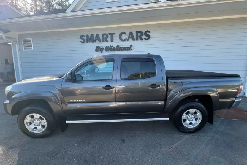 2014 Toyota Tacoma photo 1