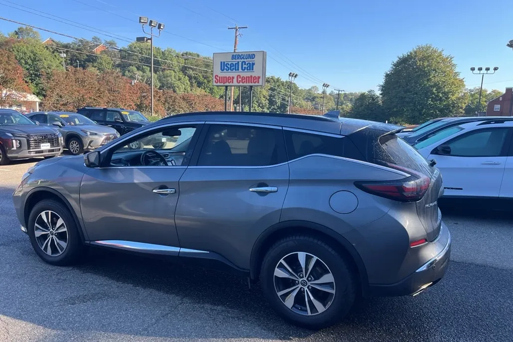 2023 Nissan Murano SV photo 1