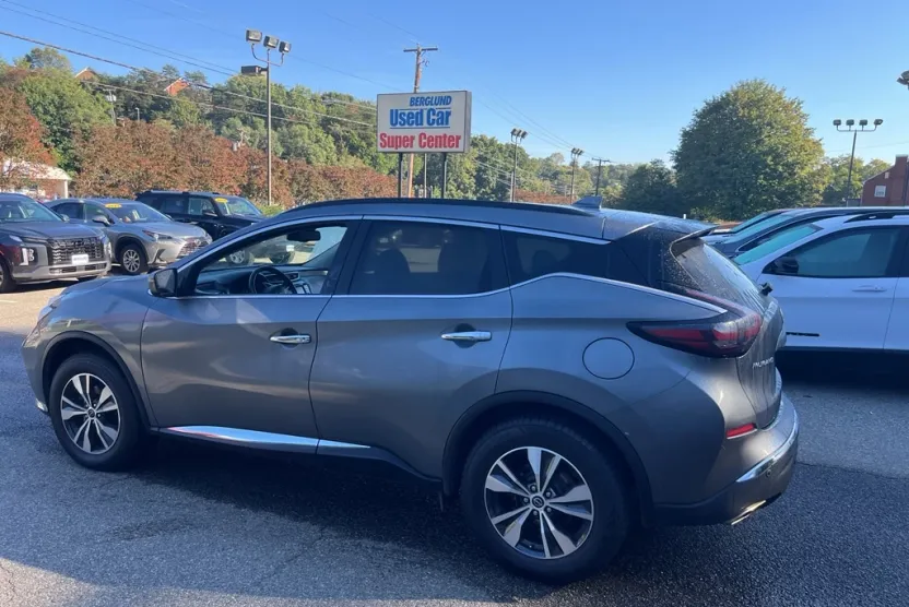 2023 Nissan Murano SV photo 1