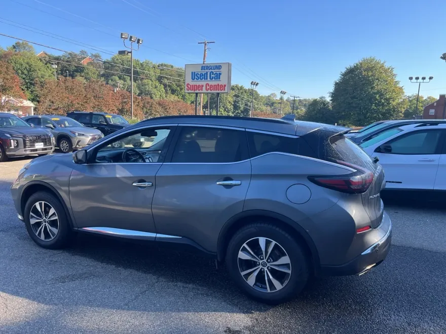 2023 Nissan Murano SV photo 1