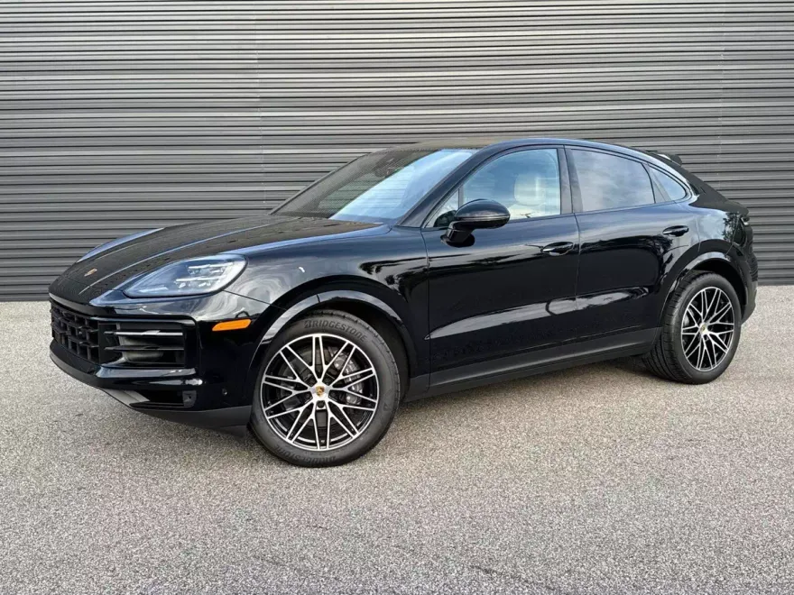 2024 Porsche Cayenne Coupe photo 1