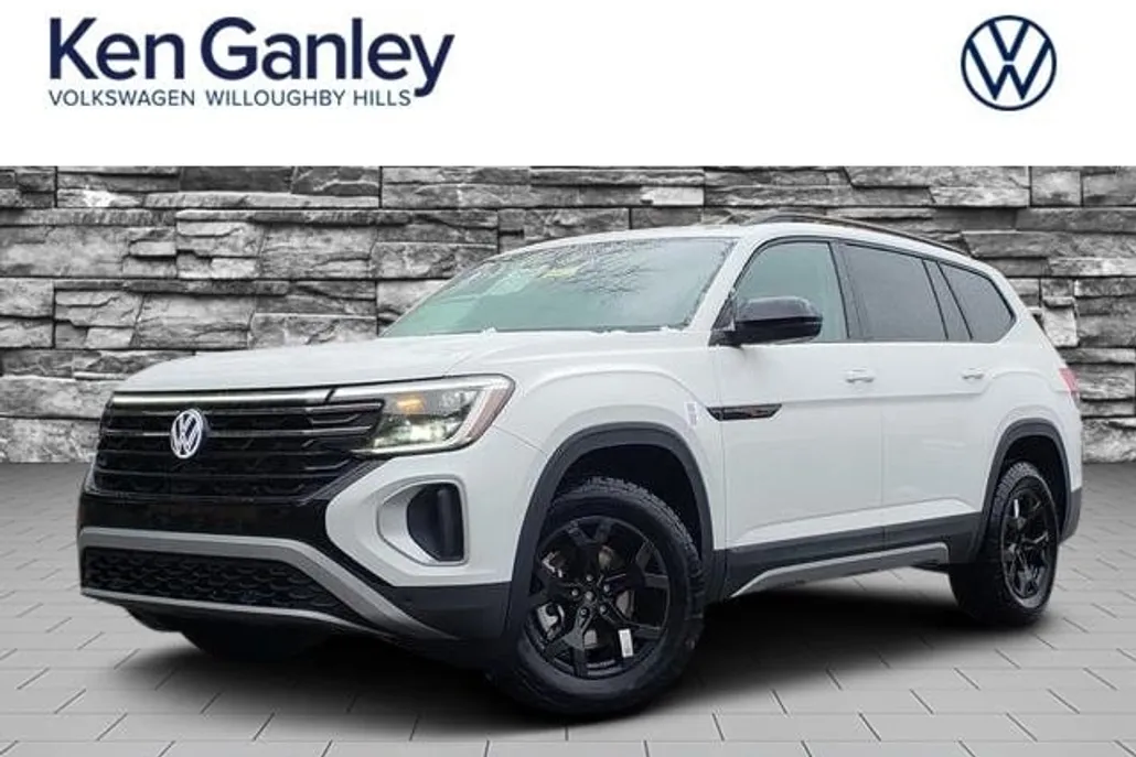 2025 Volkswagen Atlas Peak Edition photo 1