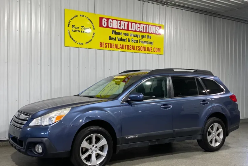 2013 Subaru Outback 2.5i Premium photo 1