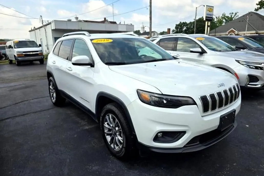 2019 Jeep Cherokee Latitude photo 1