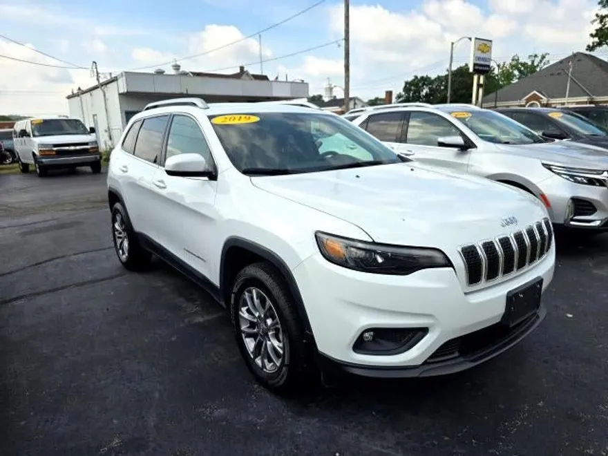 2019 Jeep Cherokee Latitude photo 1