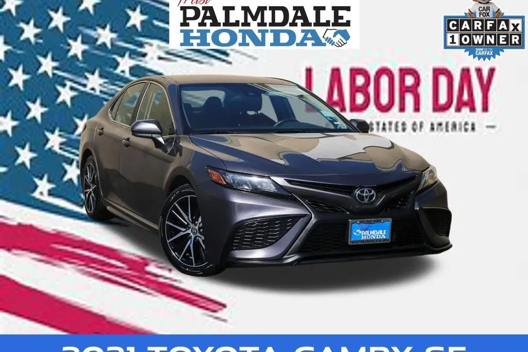 2021 Toyota Camry SE photo 1