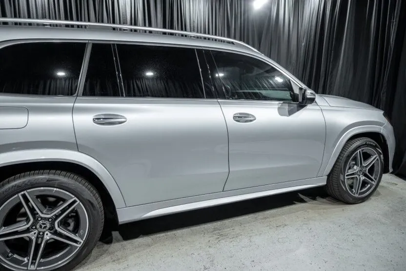 2025 Mercedes Benz GLS 450 photo 1
