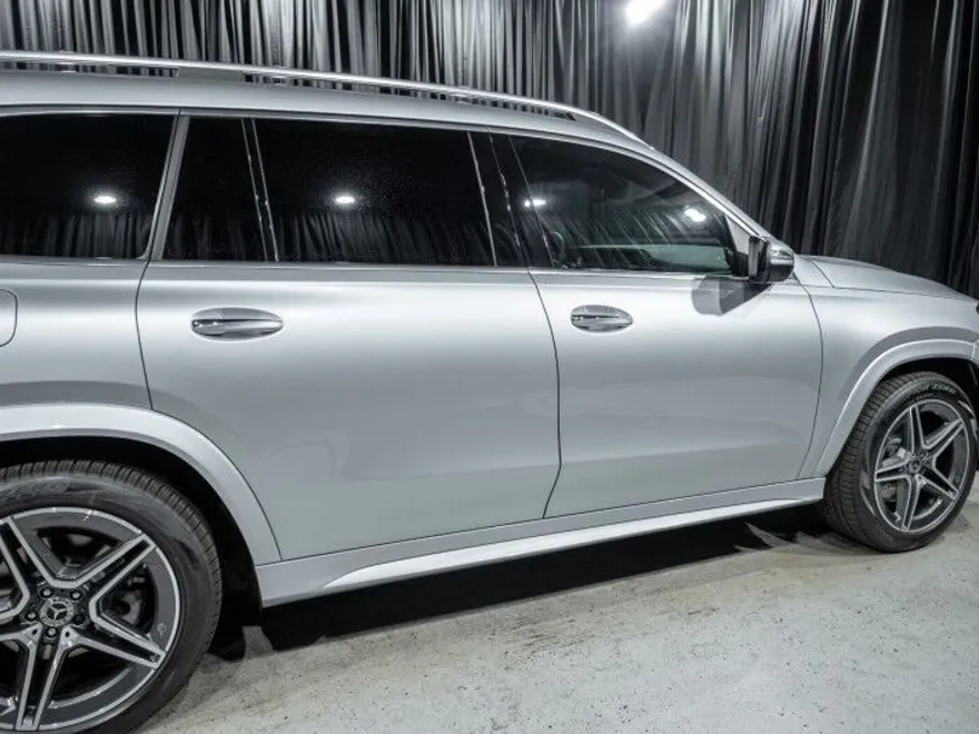 2025 Mercedes Benz GLS 450 photo 1