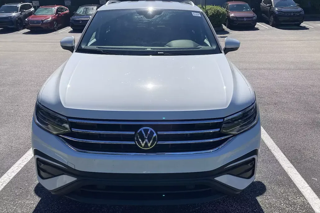 2024 Volkswagen Tiguan SE Wolfsburg Edition photo 1
