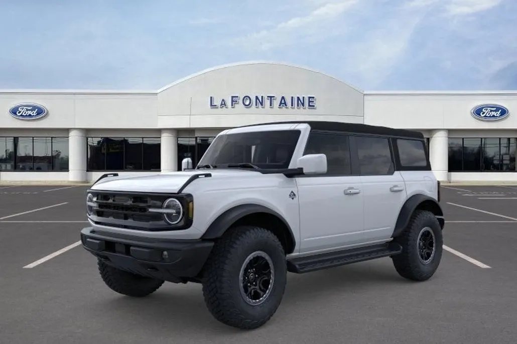 2025 Ford Bronco Outer Banks photo 1