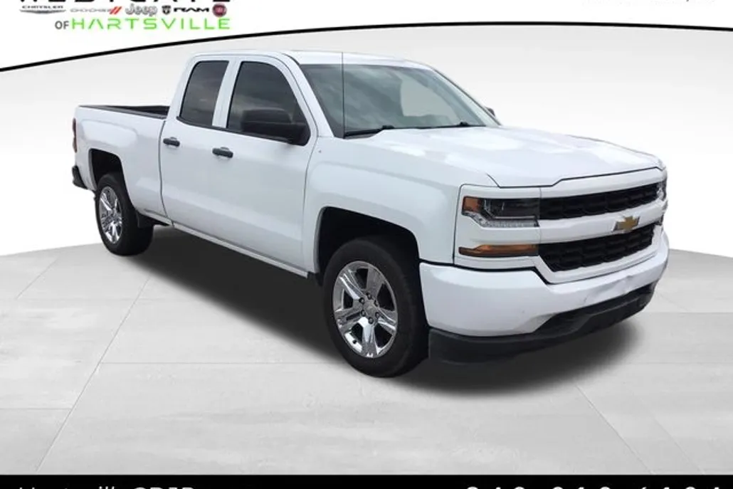 2018 Chevrolet Silverado 1500 Custom photo 1