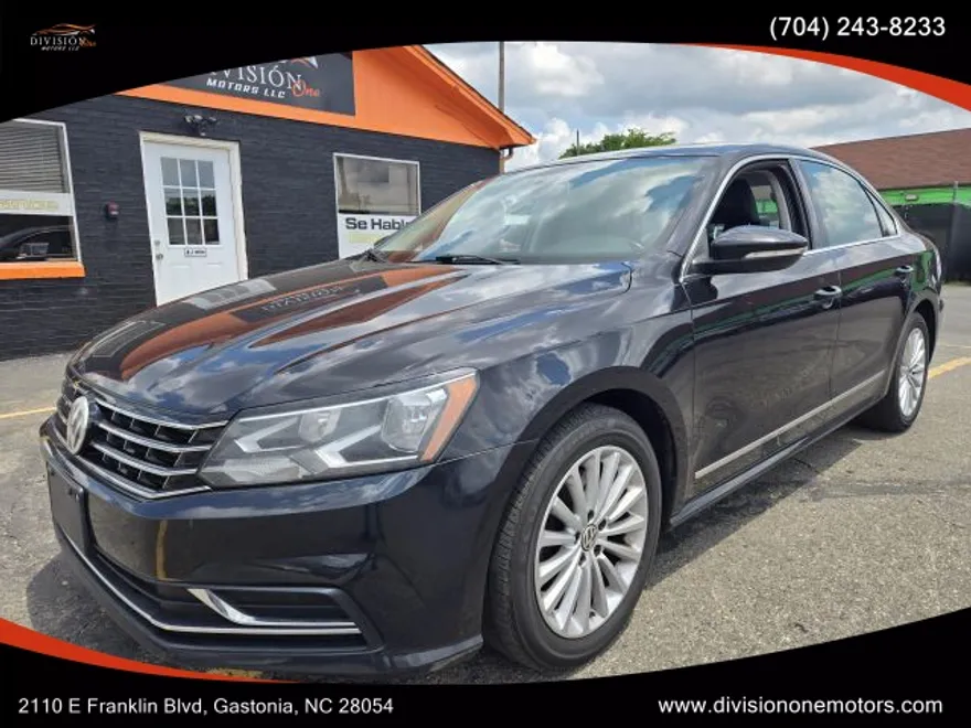 2017 Volkswagen Passat SE photo 1