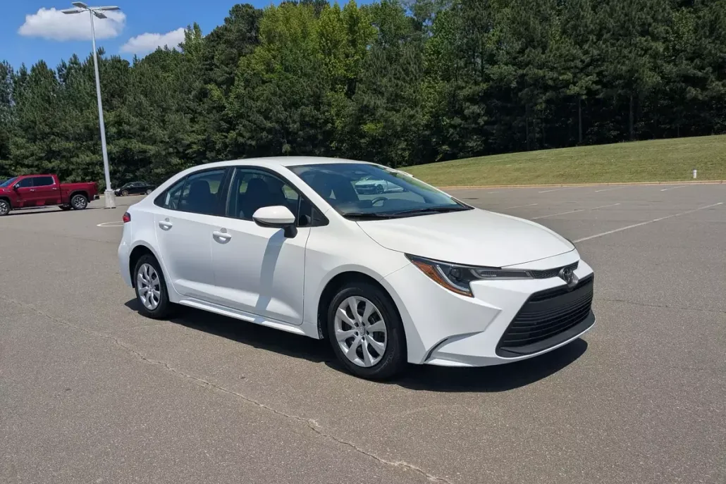 2024 Toyota Corolla LE photo 1