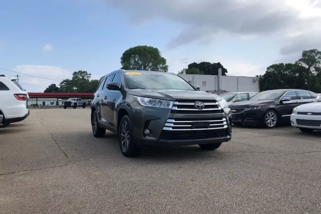 2019 Toyota Highlander XLE photo 1