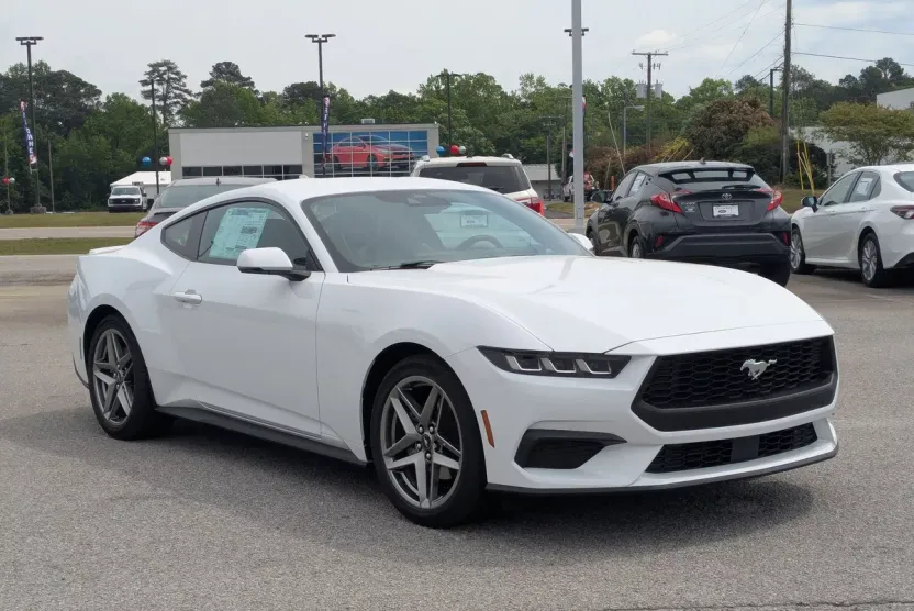 2025 Ford Mustang EcoBoost Premium photo 1