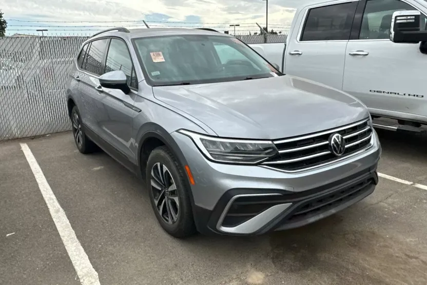 2022 Volkswagen Tiguan S photo 1