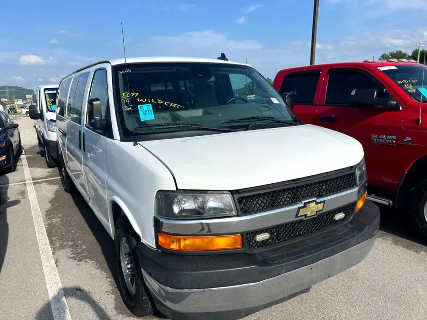 2019 Chevrolet Express LT photo 1