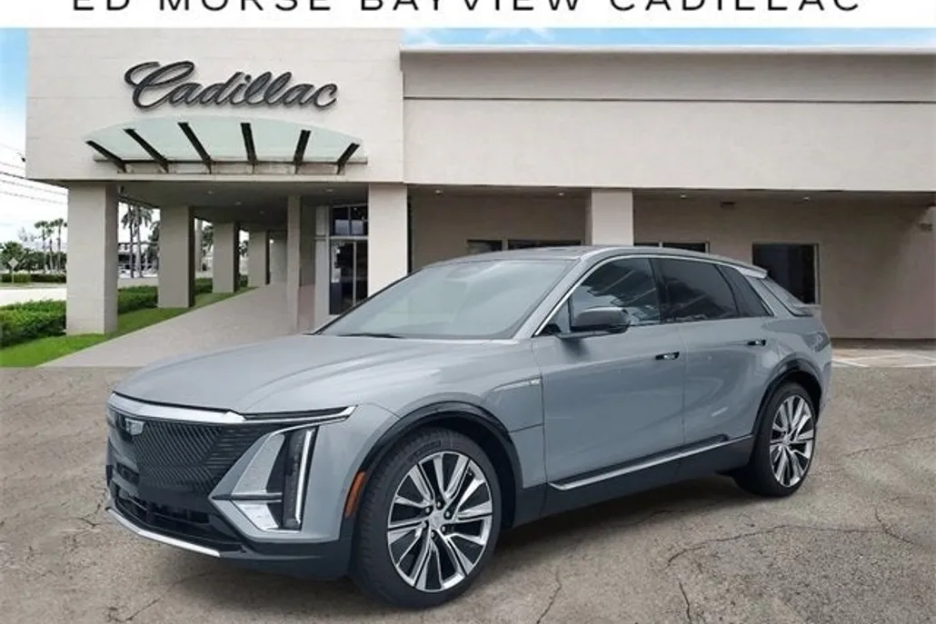 2025 Cadillac Lyriq Luxury photo 1