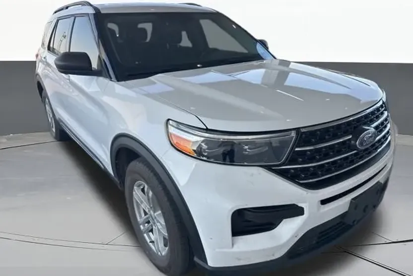 2021 Ford Explorer XLT photo 1