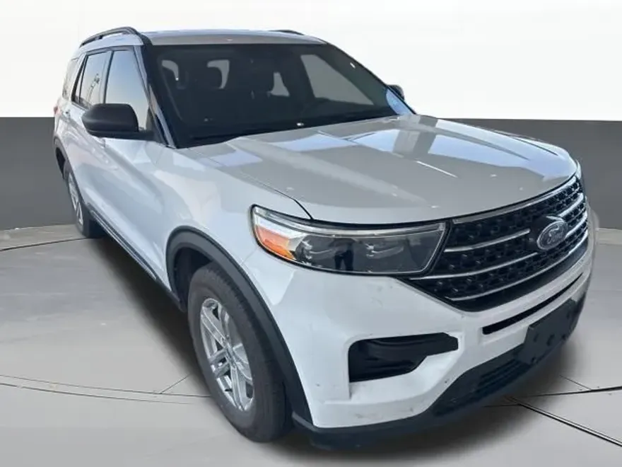 2021 Ford Explorer XLT photo 1