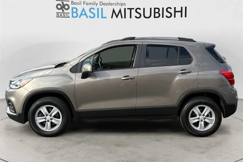 2021 Chevrolet Trax LT photo 1