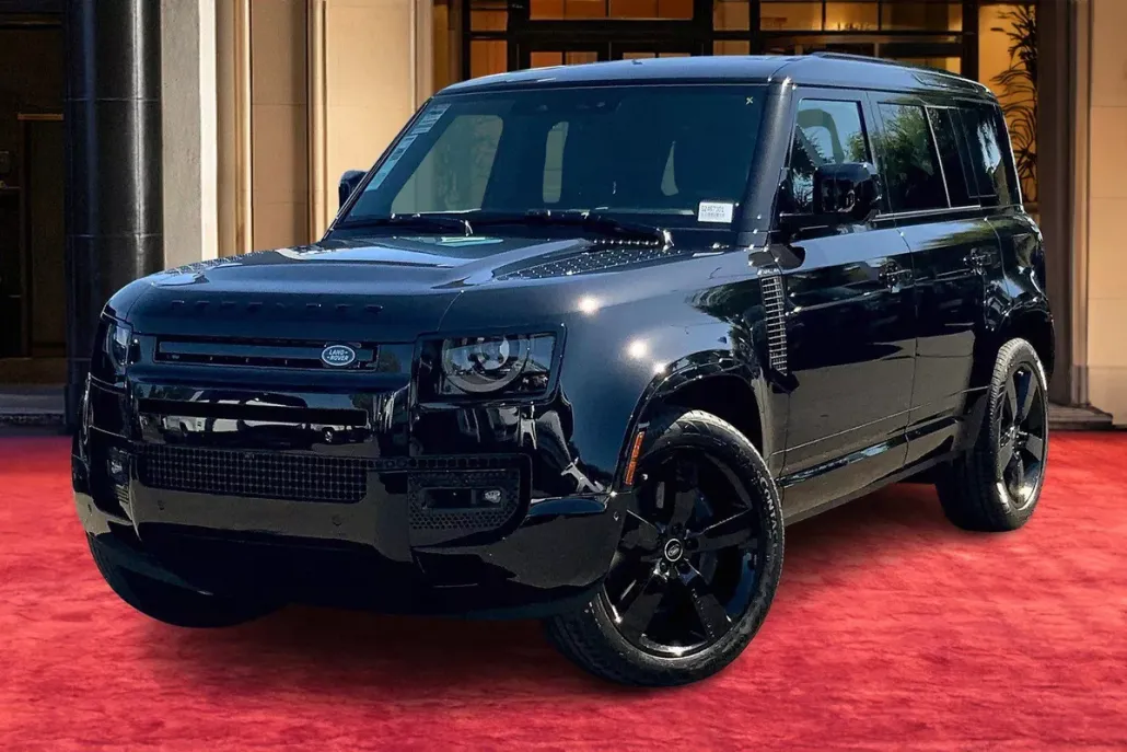 2025 Land Rover Defender 110 X-Dynamic SE photo 1