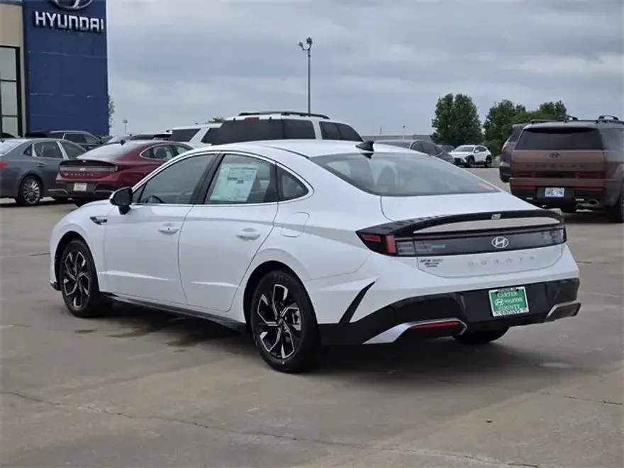 2025 Hyundai Sonata SEL photo 5