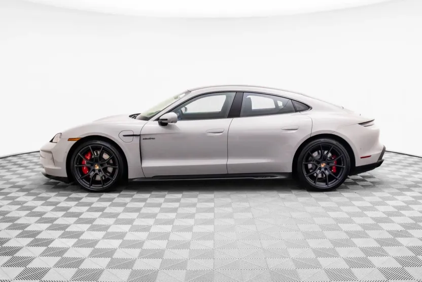 2026 Porsche Taycan GTS photo 1