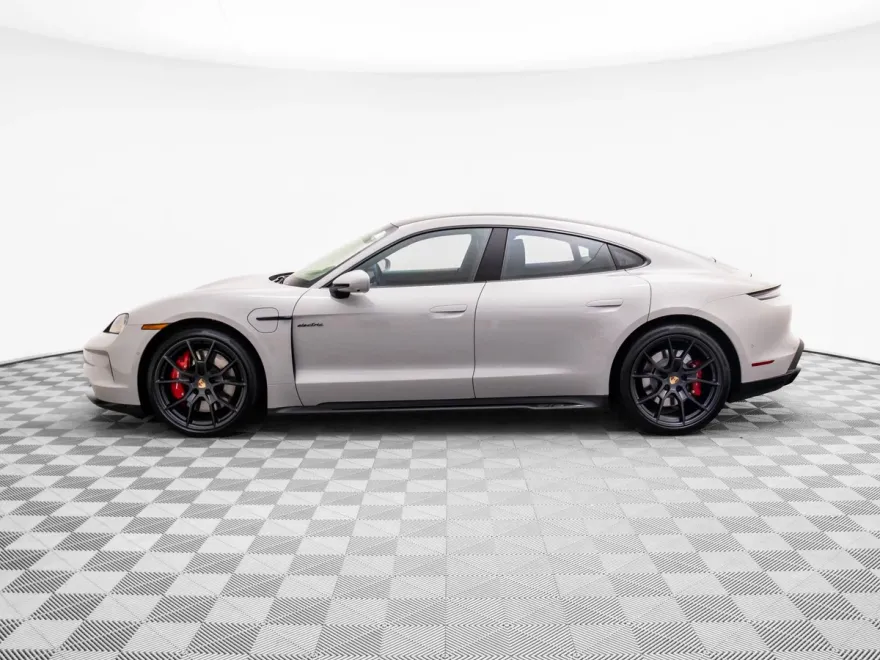 2026 Porsche Taycan GTS photo 1