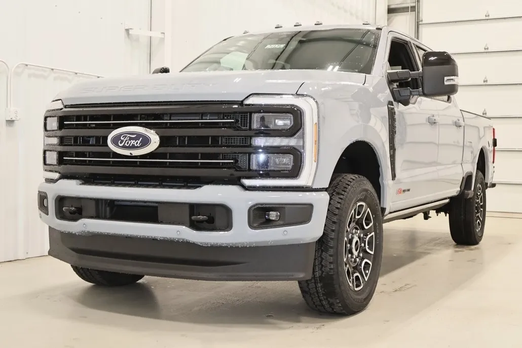 2025 Ford F-350 photo 1