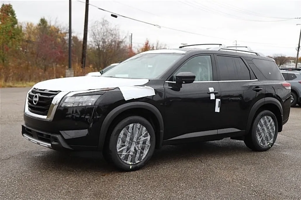 2025 Nissan Pathfinder SL photo 1