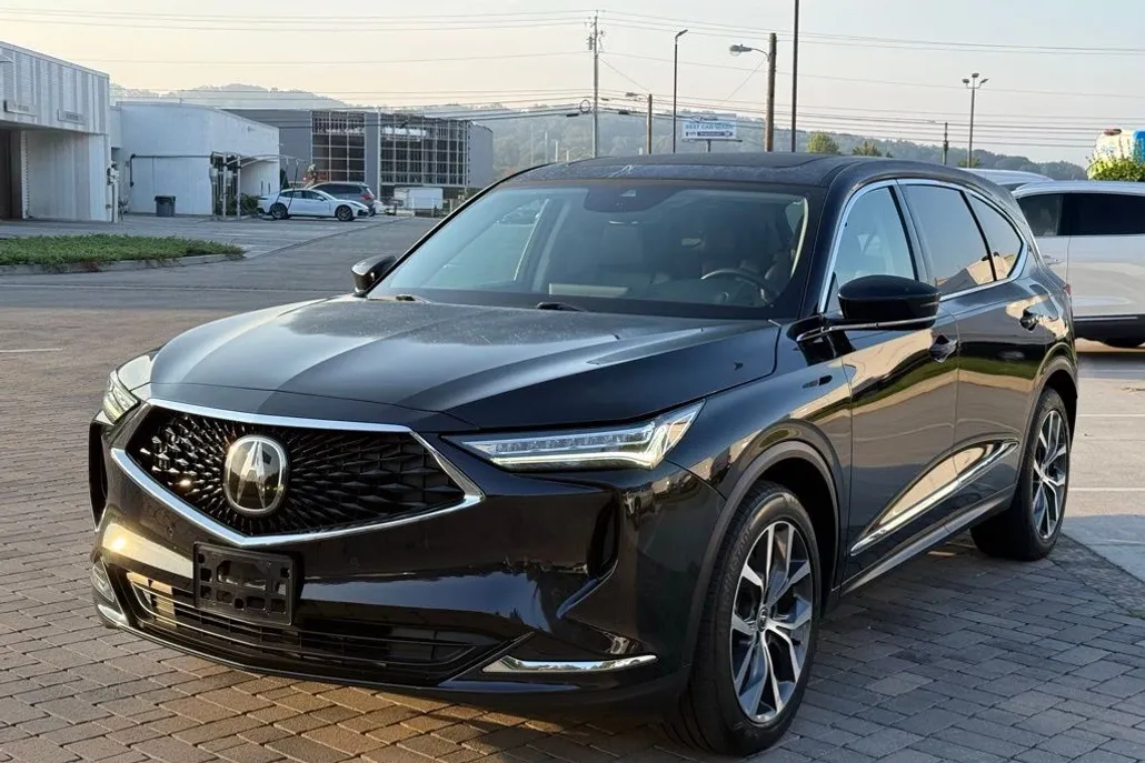 2023 Acura MDX Technology SH-AWD photo 1