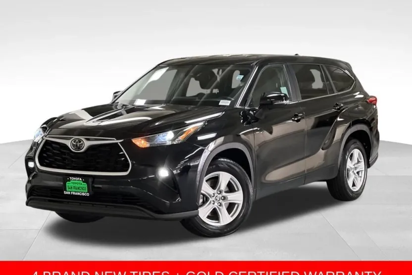 2023 Toyota Highlander LE photo 1