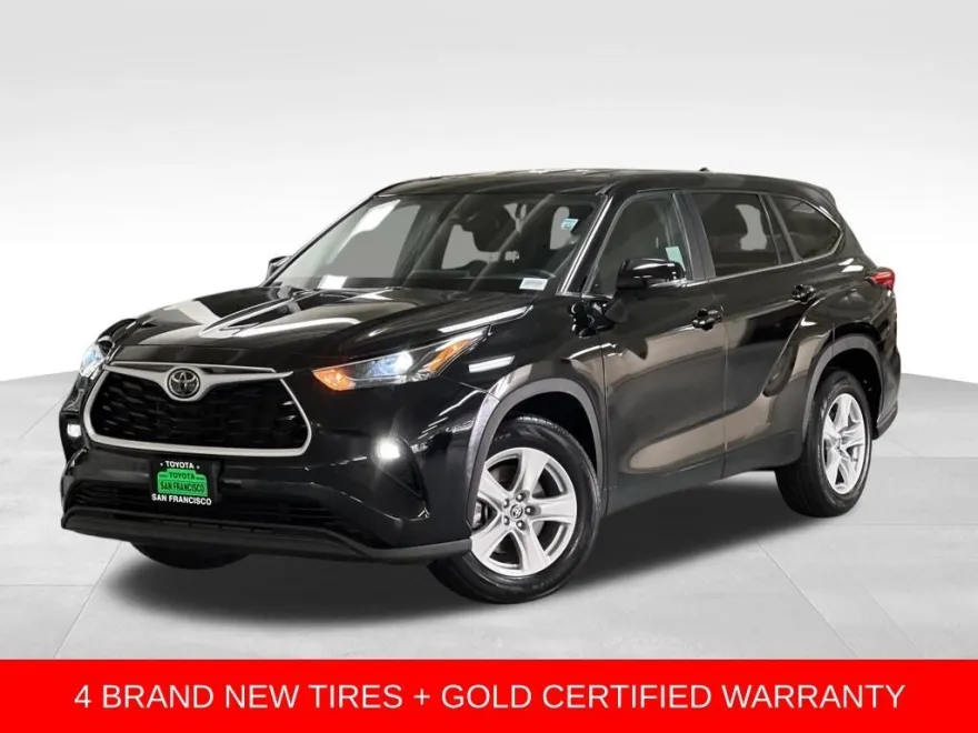 2023 Toyota Highlander LE photo 1