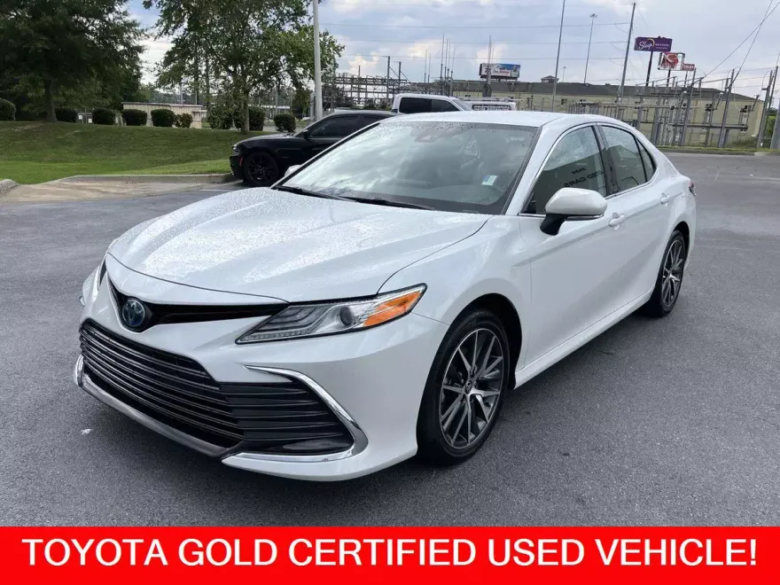 2022 Toyota Camry Hybrid XLE photo 1