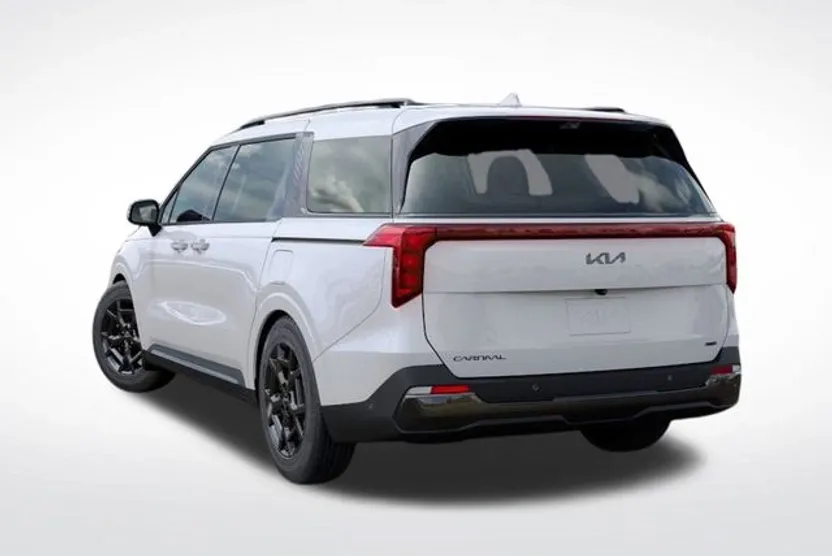 2026 Kia Carnival SX photo 1