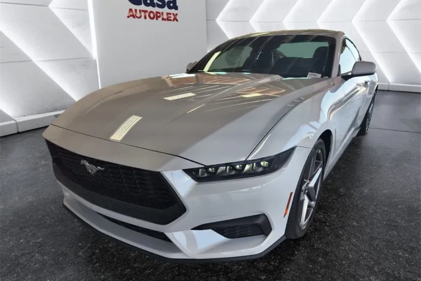 2025 Ford Mustang EcoBoost photo 1