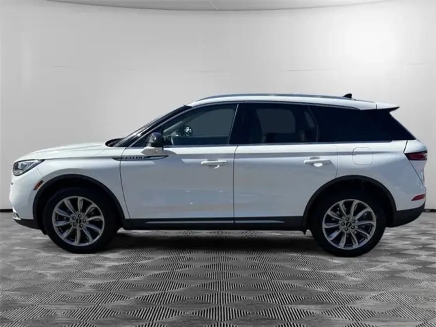 2021 Lincoln Corsair Standard photo 1