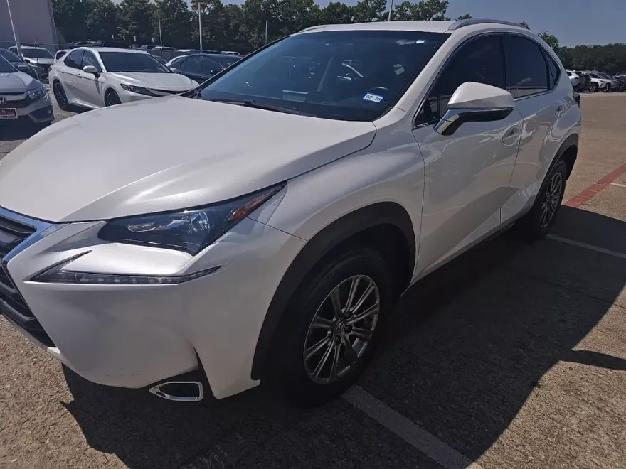 2017 Lexus NX 200t Luxury photo 1