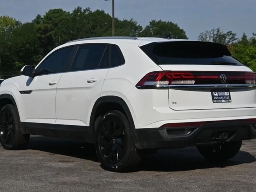 2024 Volkswagen Atlas Cross Sport SE Technology photo 1