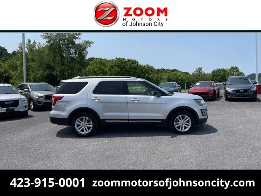 2017 Ford Explorer XLT photo 1