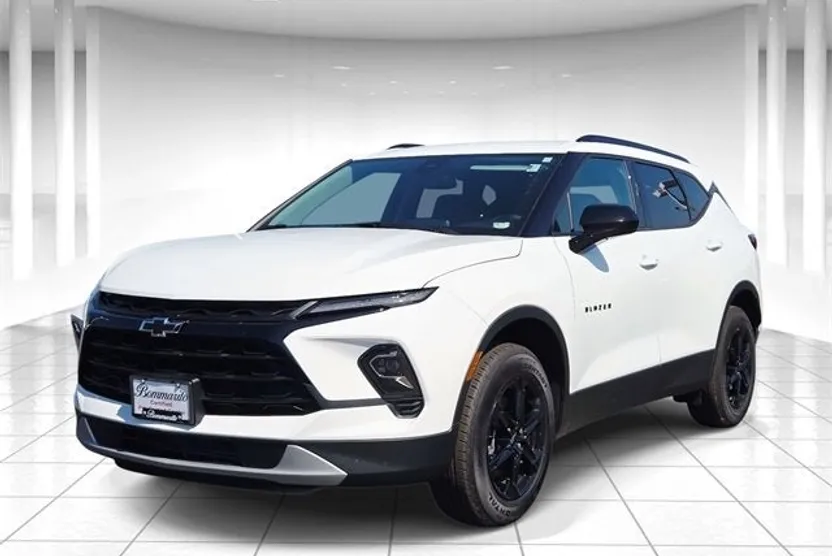 2025 Chevrolet Blazer 2LT photo 1