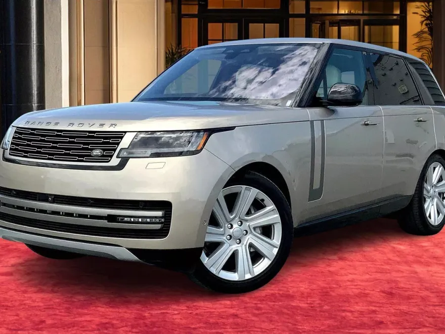 2022 Land Rover Range Rover SE photo 1