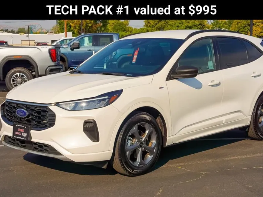 2024 Ford Escape ST-Line photo 1