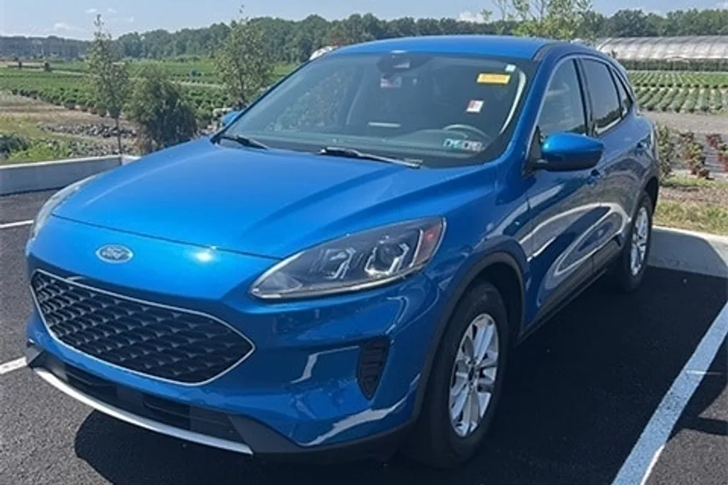 2020 Ford Escape SE photo 1