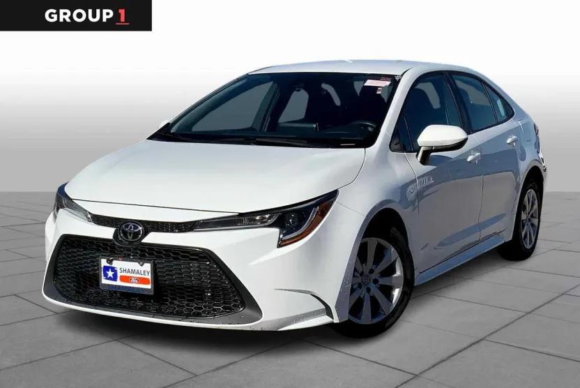 2021 Toyota Corolla LE photo 1